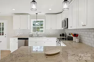 1015 W 6th Ave B Ave, Gastonia, NC 28052 - Photo 9