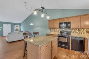 108 Lassiter Ct, Mount Holly, NC 28120 - Photo 7