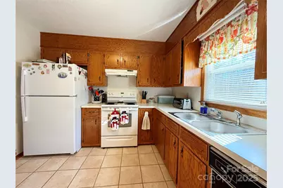 4679 Mayfield Drive, Granite Falls, NC 28630 - Photo 9