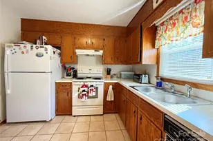 4679 Mayfield Dr, Granite Falls, NC 28630 - Photo 9