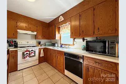 4679 Mayfield Drive, Granite Falls, NC 28630 - Photo 11