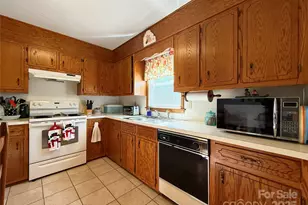 4679 Mayfield Dr, Granite Falls, NC 28630 - Photo 11