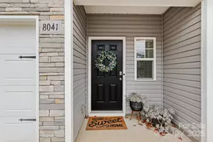 8041 Alderton Ln, Charlotte, NC 28215 - Photo 3