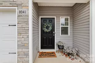 8041 Alderton Ln, Charlotte, NC 28215 - Photo 5