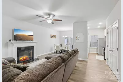 8041 Alderton Lane, Charlotte, NC 28215 - Photo 7