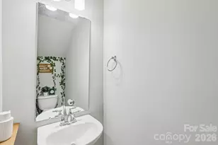 8041 Alderton Ln, Charlotte, NC 28215 - Photo 17