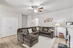 8041 Alderton Ln, Charlotte, NC 28215 - Photo 7