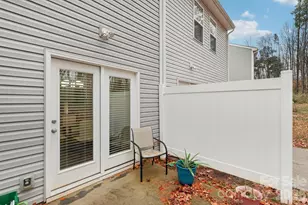 8041 Alderton Ln, Charlotte, NC 28215 - Photo 33