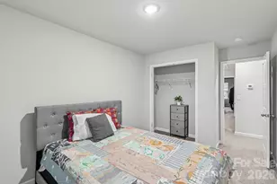 8041 Alderton Ln, Charlotte, NC 28215 - Photo 21