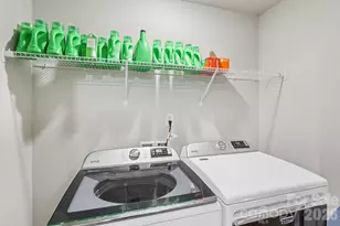 8041 Alderton Ln, Charlotte, NC 28215 - Photo 19