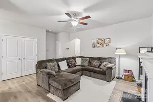 8041 Alderton Ln, Charlotte, NC 28215 - Photo 5