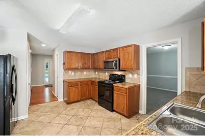 11121 Nolet Court, Charlotte, NC 28215 - Photo 15