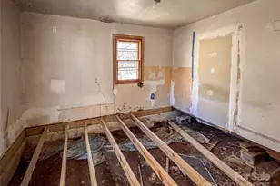 218 Cub Creek Rd, Bakersville, NC 28705 - Photo 19