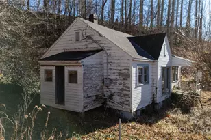 218 Cub Creek Rd, Bakersville, NC 28705 - Photo 3