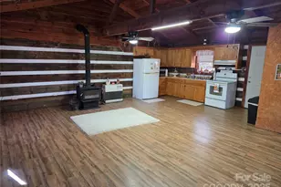 536 Hickory Springs Rd, Burnsville, NC 28714 - Photo 7