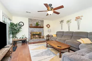 8618 Hornwood Ct, Charlotte, NC 28215 - Photo 9