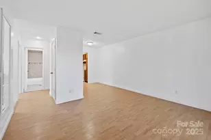 521 Courtwood Ln, Hendersonville, NC 28739 - Photo 9