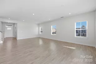 4711 Green Mountain Dr, Charlotte, NC 28215 - Photo 9