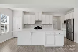 4711 Green Mountain Dr, Charlotte, NC 28215 - Photo 13