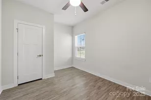 4711 Green Mountain Dr, Charlotte, NC 28215 - Photo 17