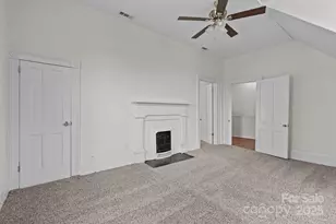 301 W Central St, Maxton, NC 28364 - Photo 7