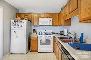 2904 Sagamore Ln, Asheville, NC 28806 - Photo 9
