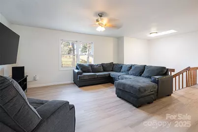 2016 19th Avenue Circle NE, Hickory, NC 28601 - Photo 5