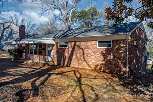 411 20th Ave NE, Hickory, NC 28601 - Photo 5