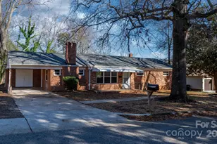 411 20th Ave NE, Hickory, NC 28601 - Photo 1