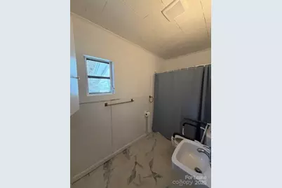 1711 Dickinson Road, Hickory, NC 28602 - Photo 9