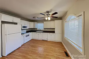 810 Caldwell St, Belmont, NC 28012 - Photo 5