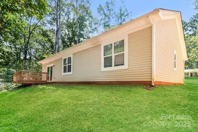 2611 Caroline Street, Statesville, NC 28625 - Photo 17