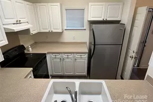 6377 Mallard View Ln, Charlotte, NC 28269 - Photo 5