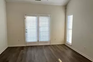 6377 Mallard View Ln, Charlotte, NC 28269 - Photo 7