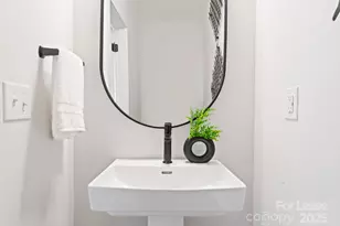 2413 Pruitt St, Charlotte, NC 28208 - Photo 11