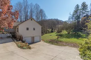 16 Southwood Dr, Weaverville, NC 28787 - Photo 3