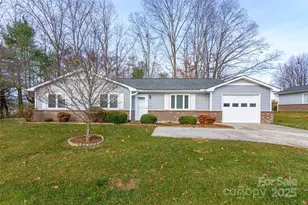 308 Dellford Ct, Hendersonville, NC 28792 - Photo 1