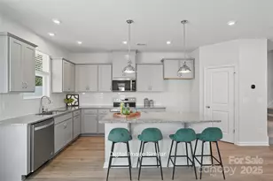 7018 Hodges Meadow Ln, Charlotte, NC 28213 - Photo 11