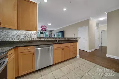 1000 E Woodlawn Road E, Charlotte, NC 28209 - Photo 7