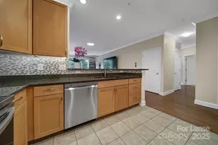 1000 E Woodlawn Road E, Charlotte, NC 28209 - Photo 7