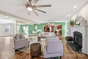 2624 Mt Isle Harbor Dr, Charlotte, NC 28214 - Photo 11