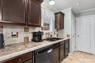 92 Suncrest Dr, Mars Hill, NC 28754 - Photo 9