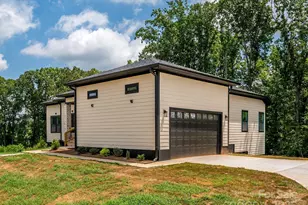 2004 Pln Fld Dr, Bessemer City, NC 28016 - Photo 3