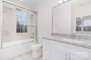 5125 Isaac Dr, Charlotte, NC 28216 - Photo 9