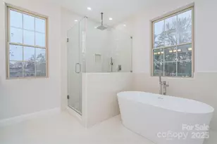 5125 Isaac Dr, Charlotte, NC 28216 - Photo 7