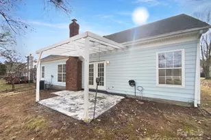 5219 Hedgecrest Pl, Charlotte, NC 28269 - Photo 5