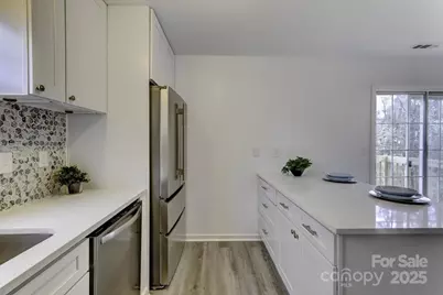 6411 Windsor Gate Lane, Charlotte, NC 28215 - Photo 9