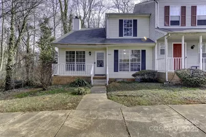 6411 Windsor Gate Lane, Charlotte, NC 28215 - Photo 3