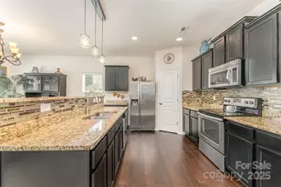 4710 Opus Ln, Charlotte, NC 28214 - Photo 9