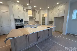 5019 Holw Br Rd, Charlotte, NC 28278 - Photo 3